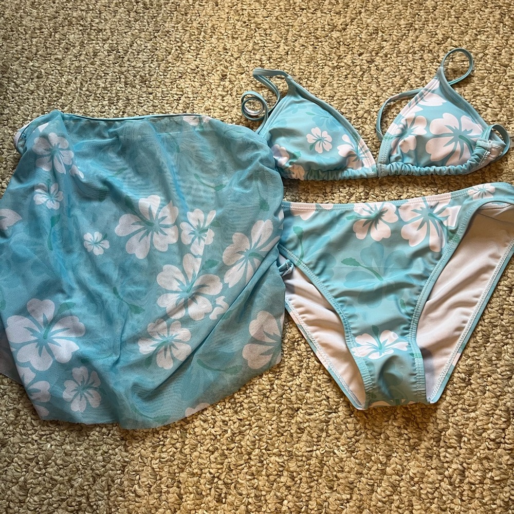 SHEIN bathing suit set